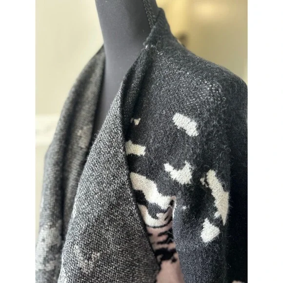 POL Womens Black White Abstract Open Front Waterfall Cardigan Sweater Size Small - Picture 3 of 4